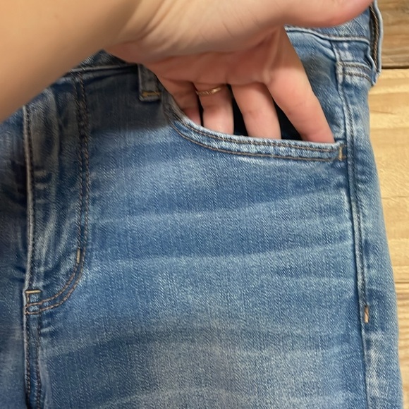 American Eagle Outfitters size 12 Short Medium Wash Next Level Stretch Jeans - Picture 4 of 13